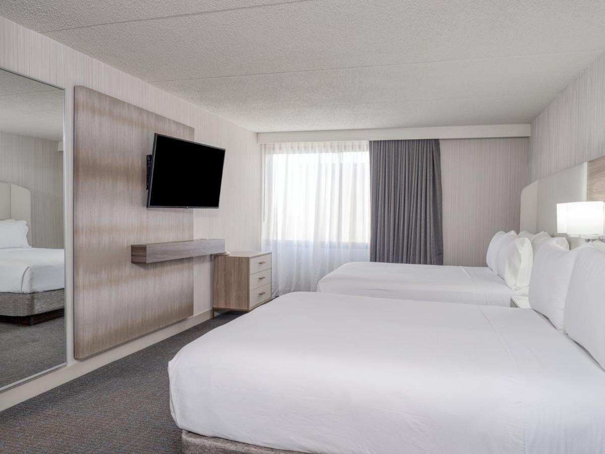 Crowne Plaza Indianapolis-Airport By Ihg Hotel Exterior photo