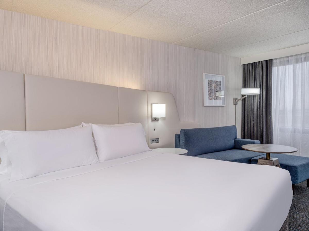 Crowne Plaza Indianapolis-Airport By Ihg Hotel Exterior photo
