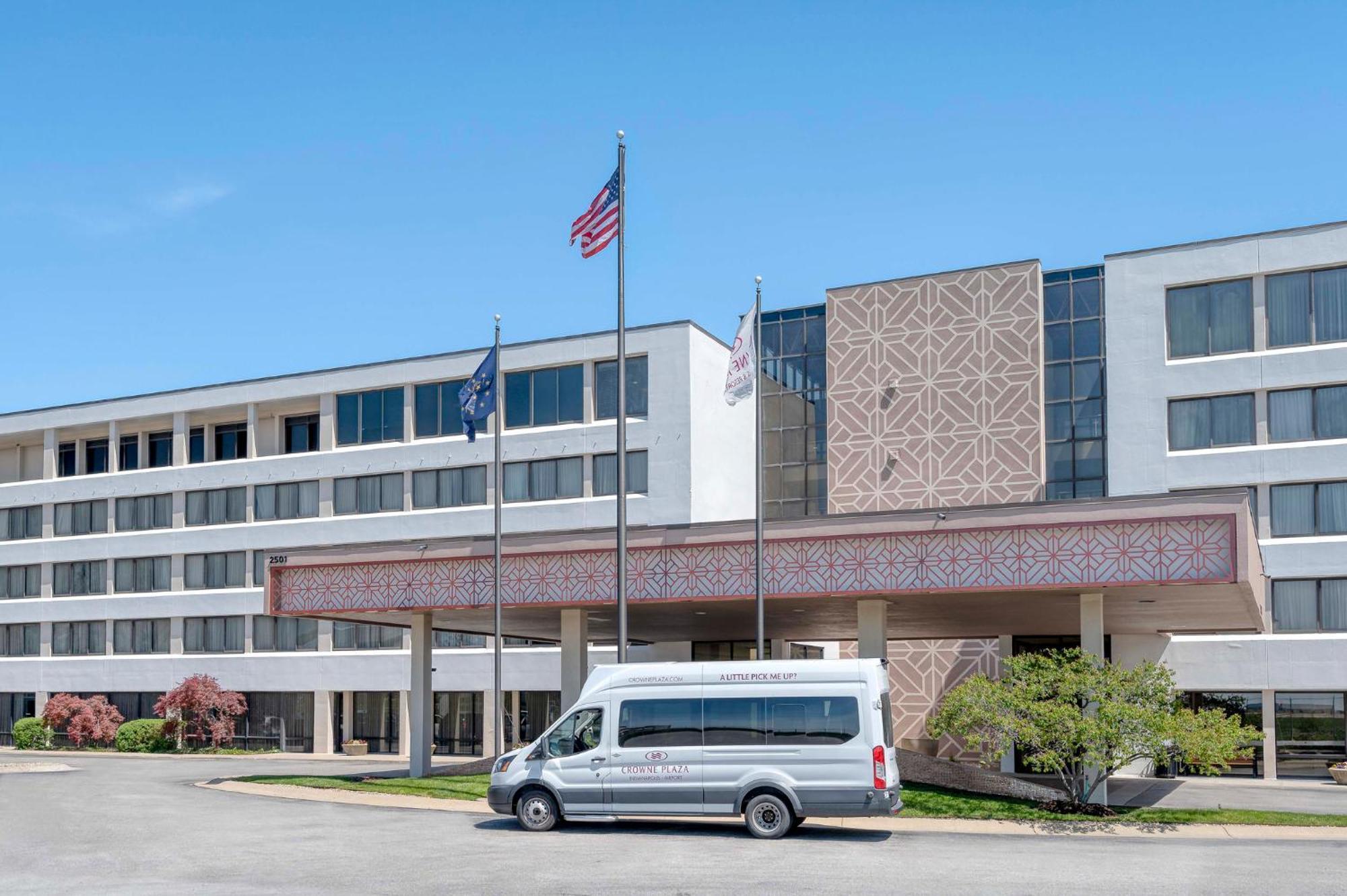 Crowne Plaza Indianapolis-Airport By Ihg Hotel Exterior photo